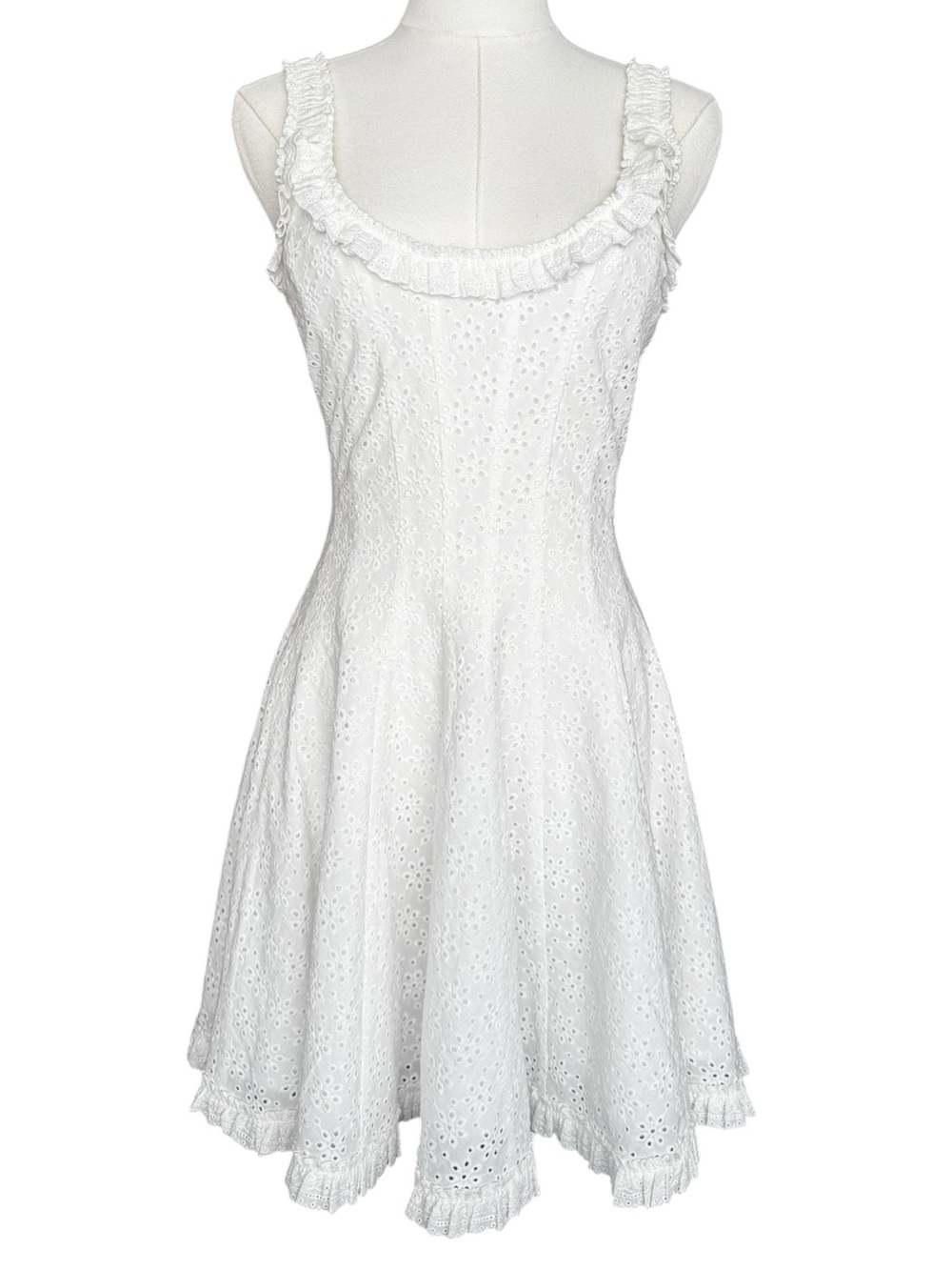 V. Chapman The Moxie Dress in White Eyelet Size:4 - Picture 5 of 14